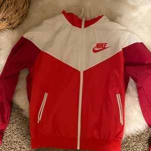 Nike women’s windbreaker